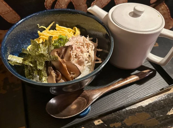 鶏飯や一品料理